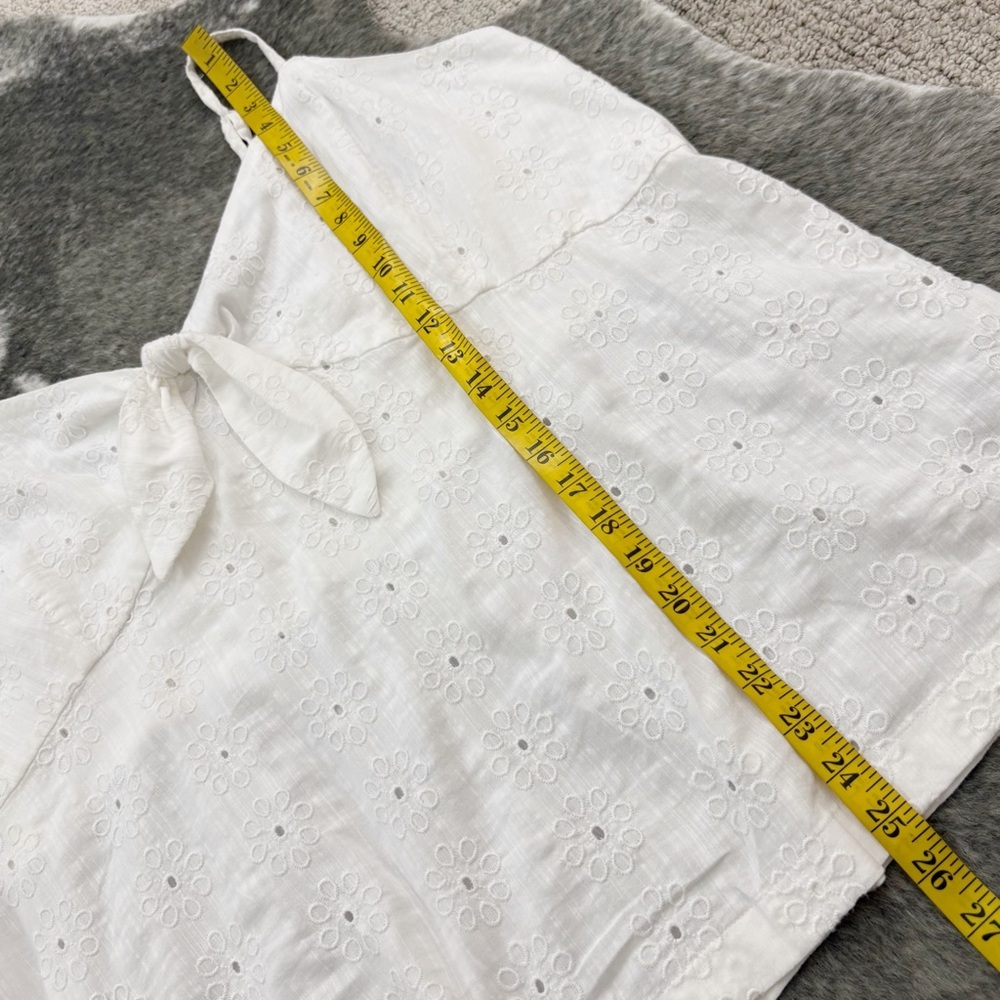 Old Navy Eyelet Tie Front Top - Picture 10 of 11